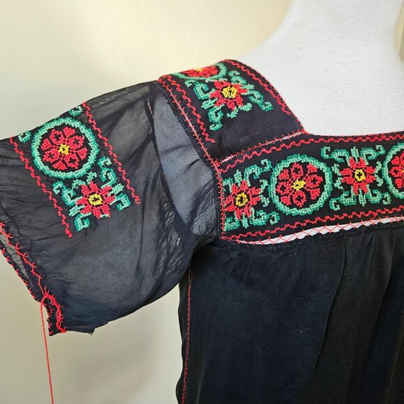 Vintage Black 30s 40s Cross Stitch Floral Embroidery Polish Top Blouse S *FLAW* - Picture 2 of 9